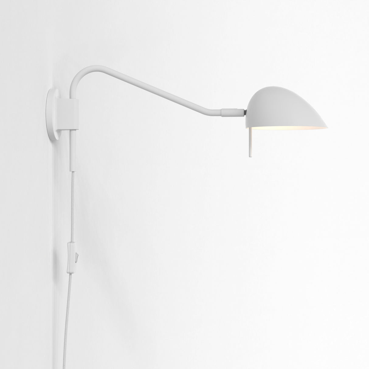 Matte White Serge Wall-Mounted Plug-In Lamp