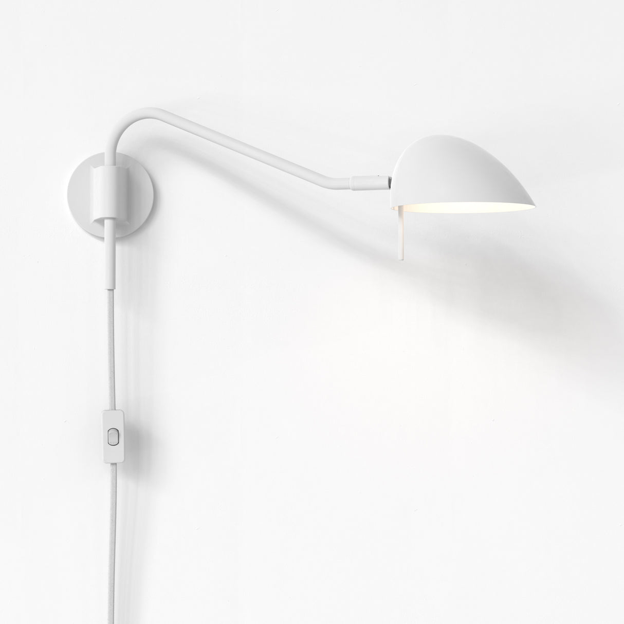 Matte White Serge Wall-Mounted Plug-In Lamp