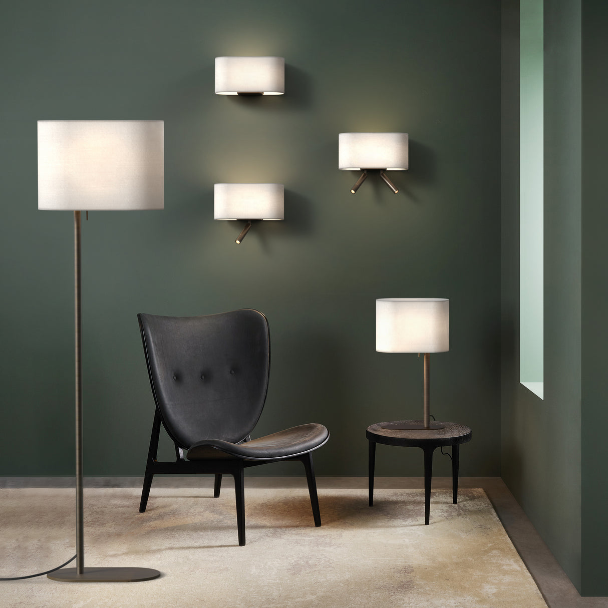 Elegant Bronze Venn Lamp