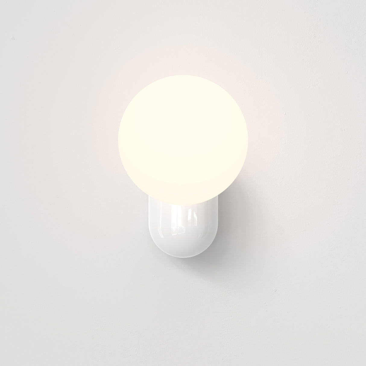 Glossy White Lyra Single Wall Sconce