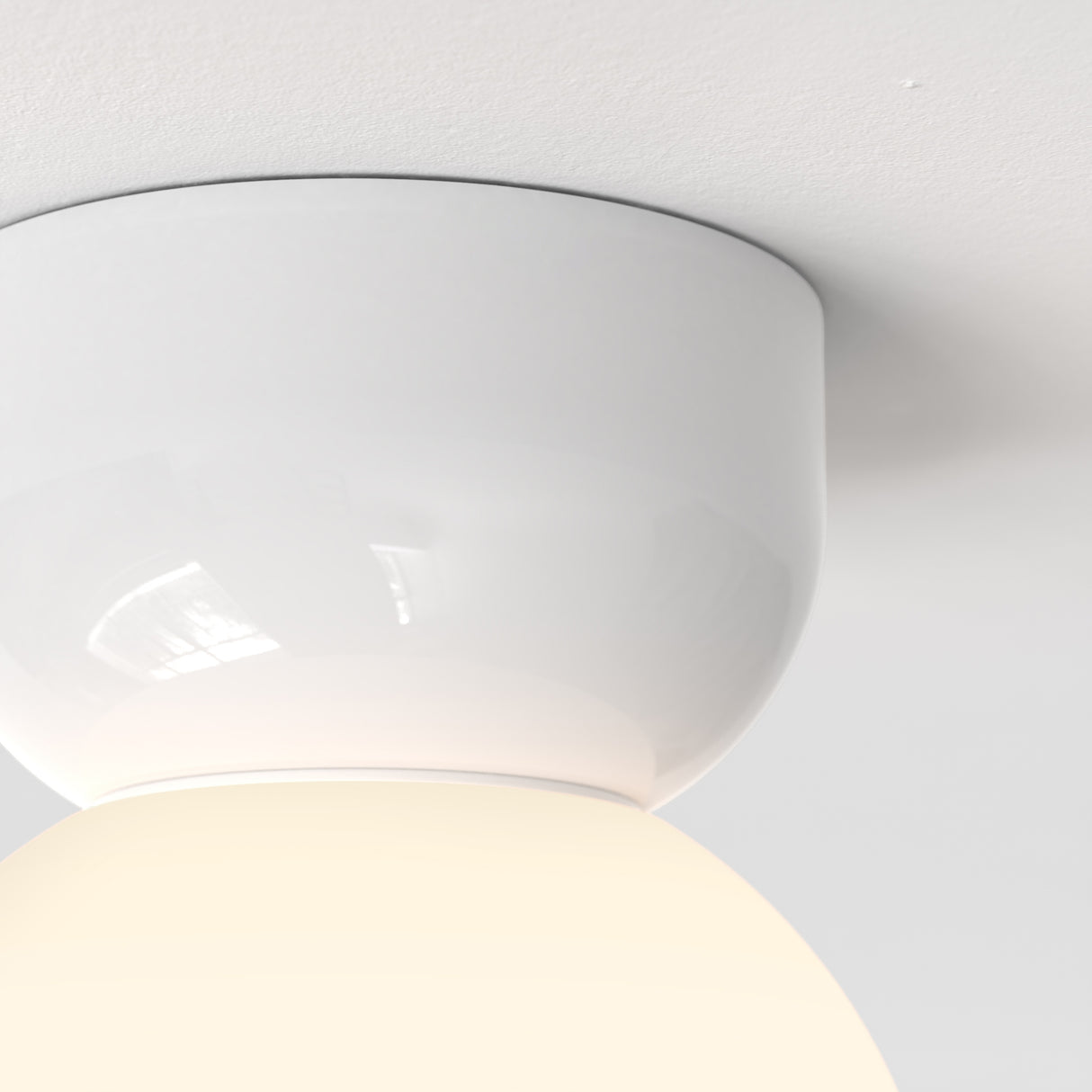Luminous Lyra 140 Light in Glossy Glaze White