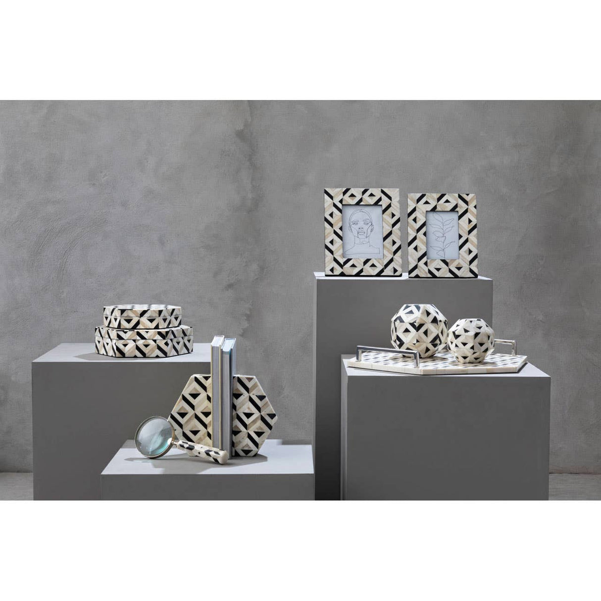 Harlo Set Of 2 Bookends