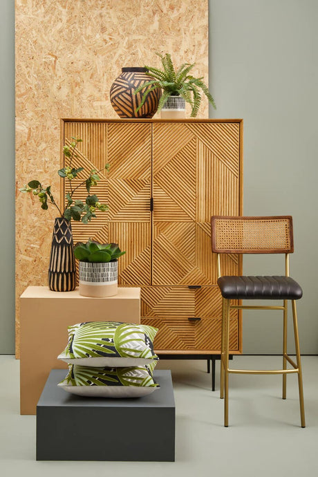 Darnell Round Natural And Black Planter