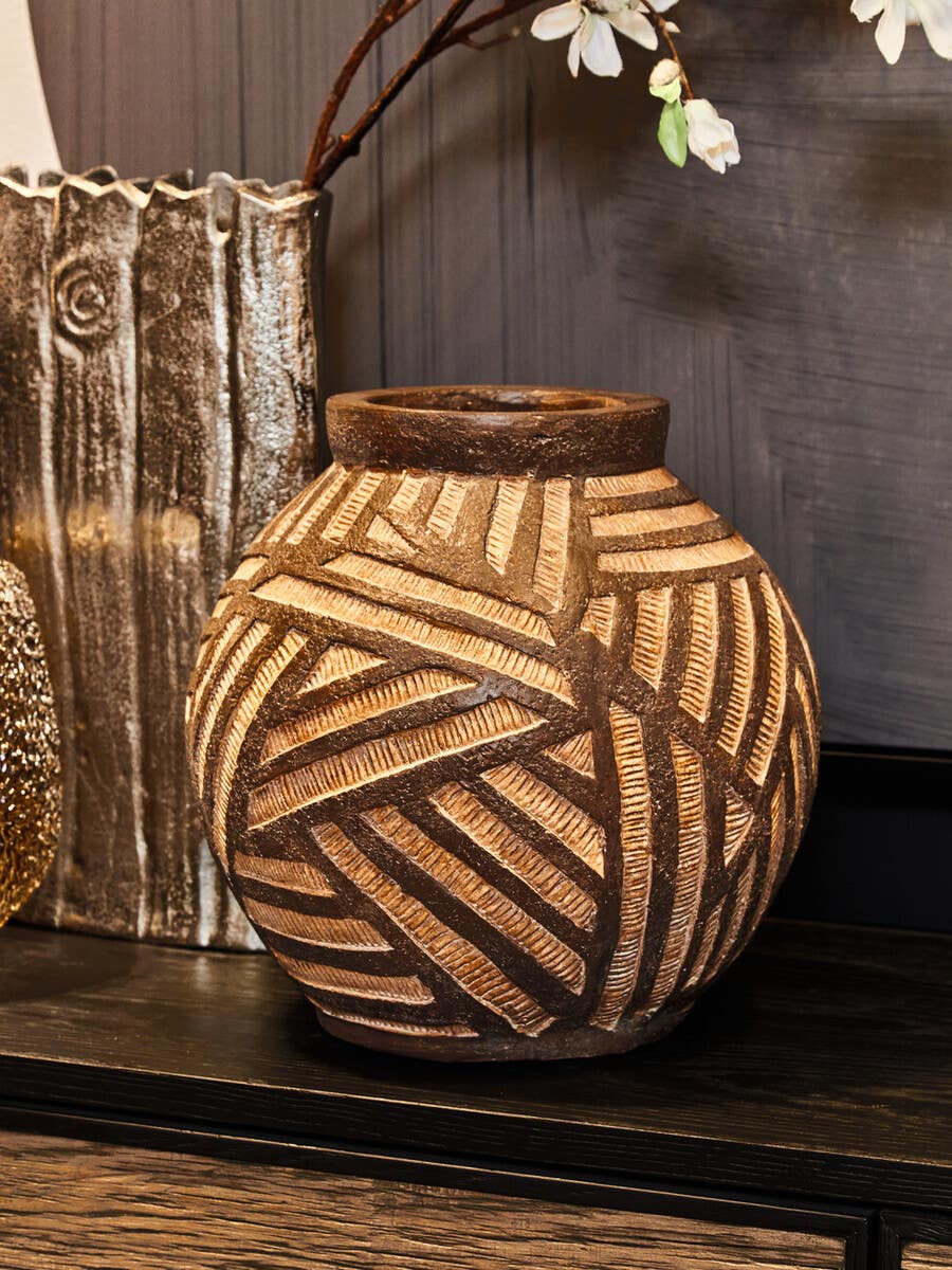 Darnell Round Brown Planter