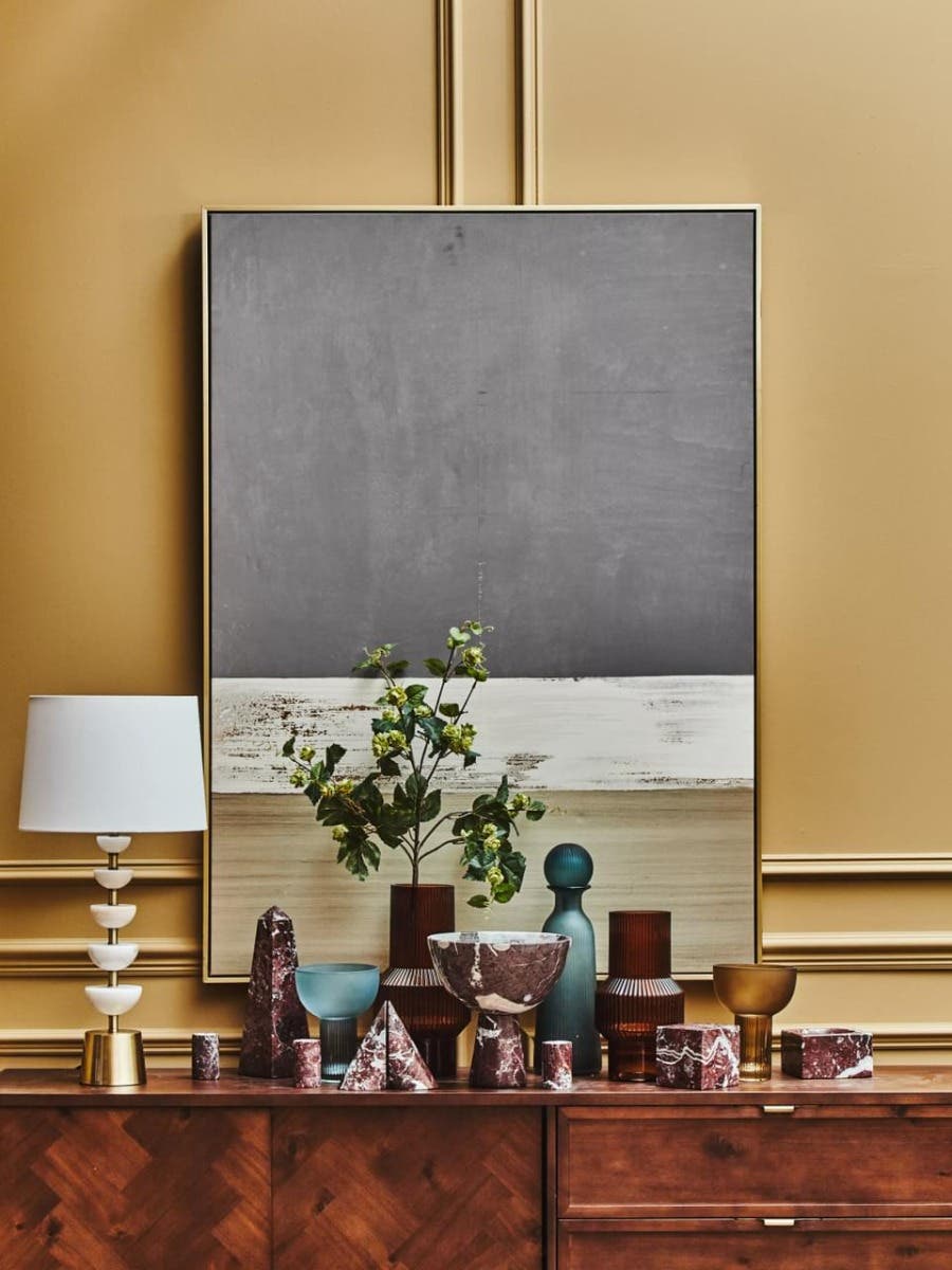 Salmo Small Red Marble Obelisk