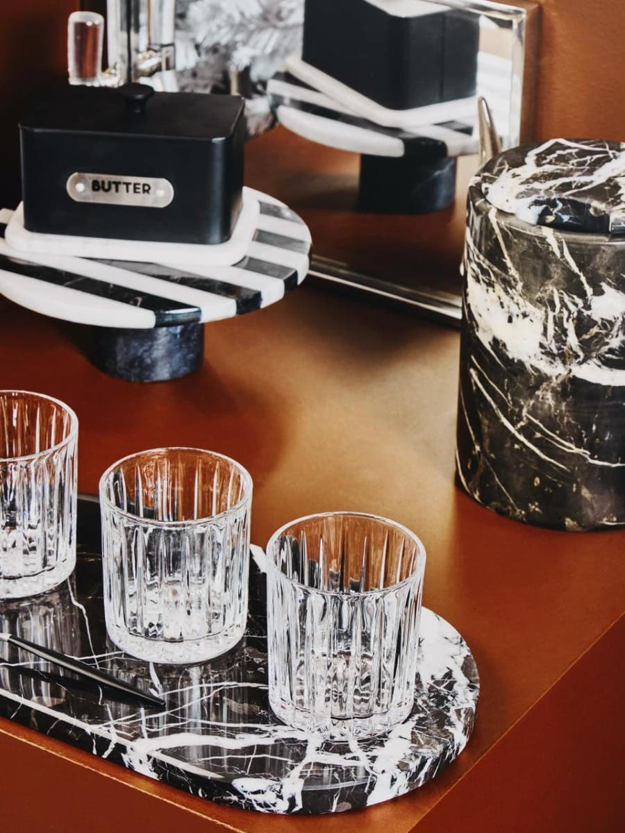 Salmo Oval Black Marble Serving Board