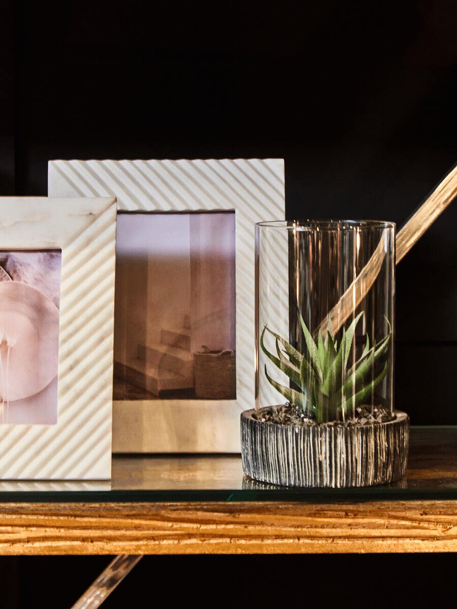 Oxana Large Ribbed White Marble Photo Frame