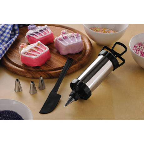 4 Nozzles And Spreader Icing Set