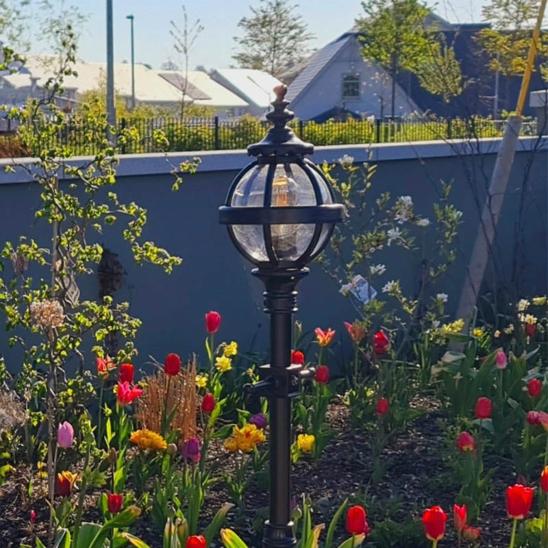 Victorian globe lamp post in cast iron 1.4m (H204)