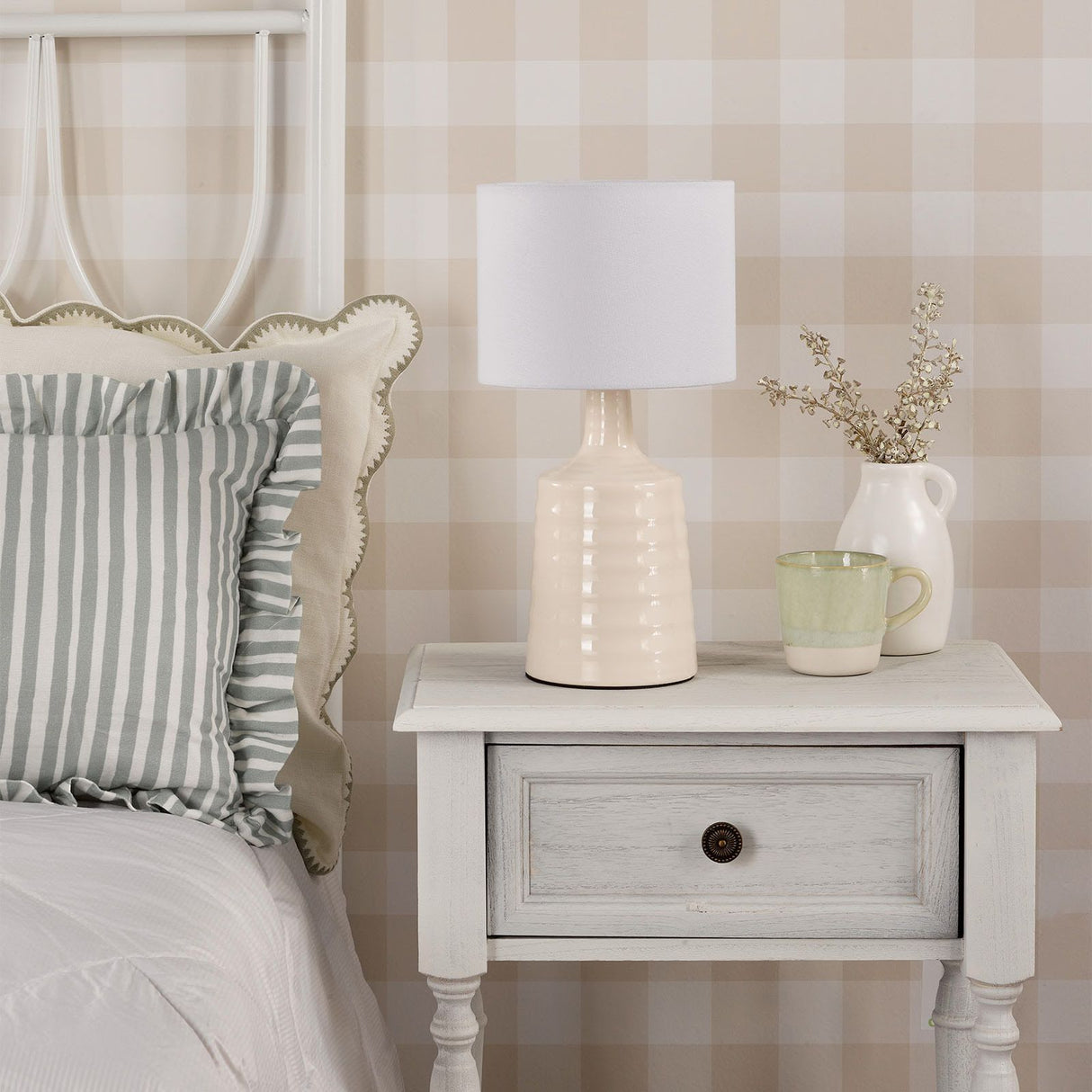 Inci Table Lamp Cream With Shade