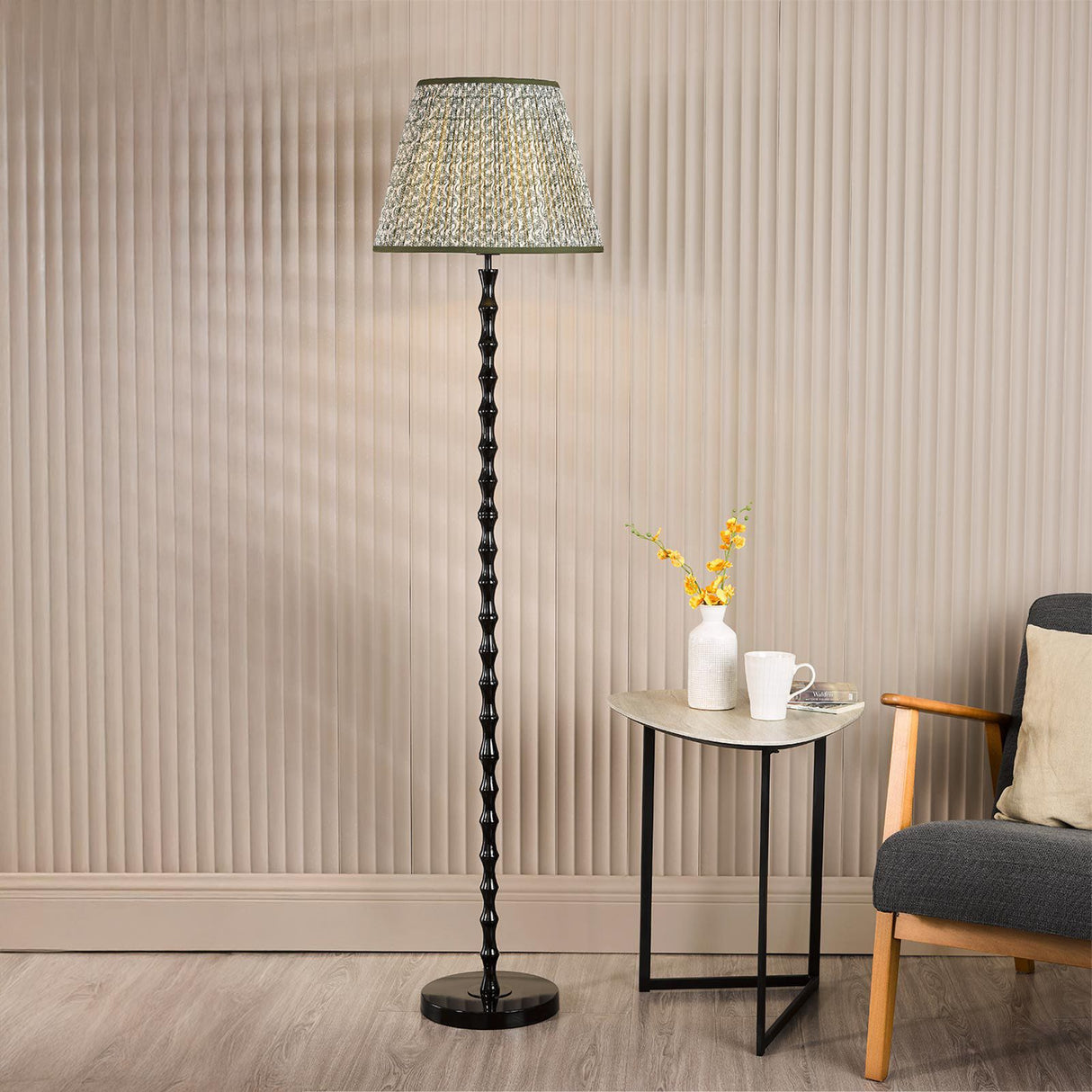 Siyanda Floor Lamp Black With Shade