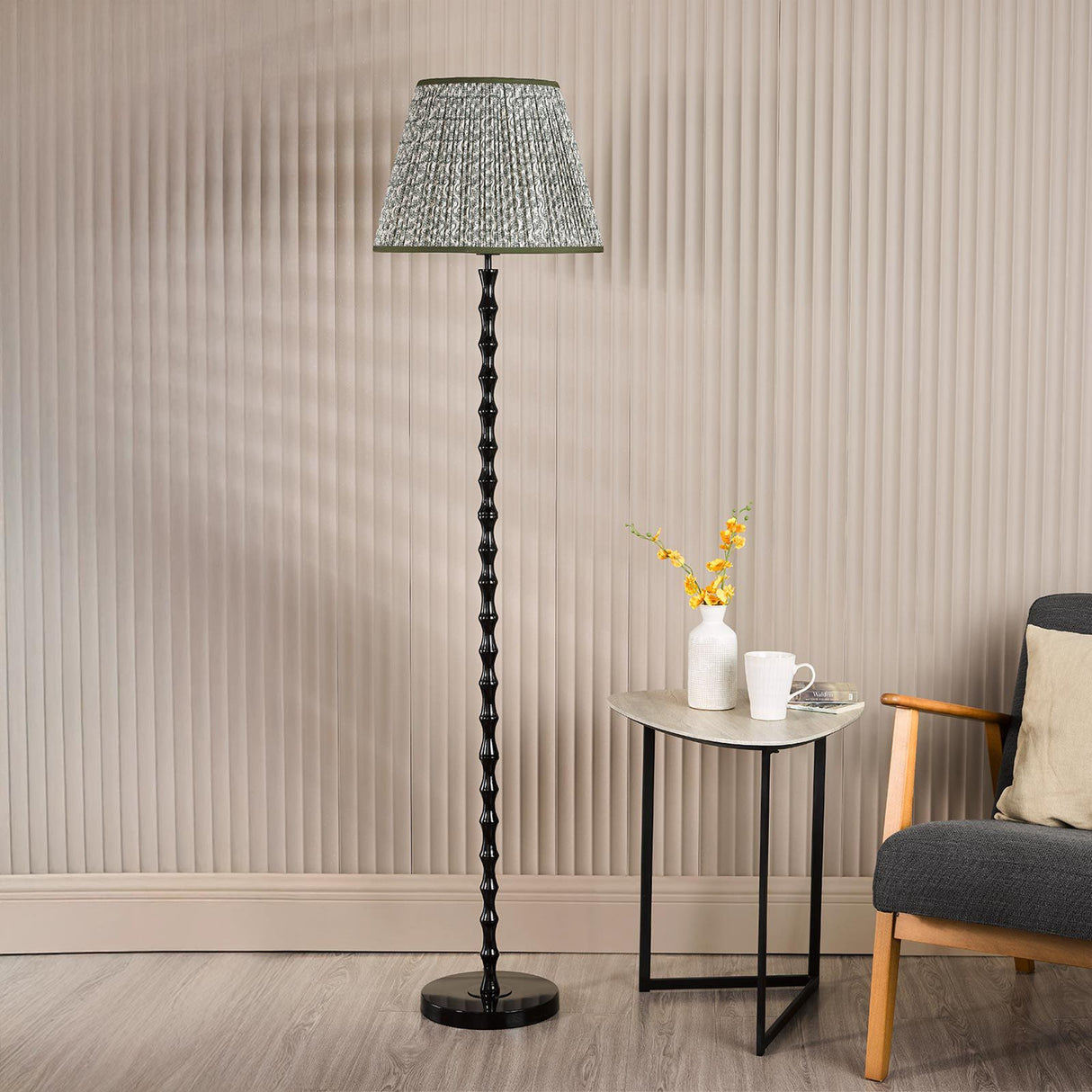 Siyanda Floor Lamp Black With Shade
