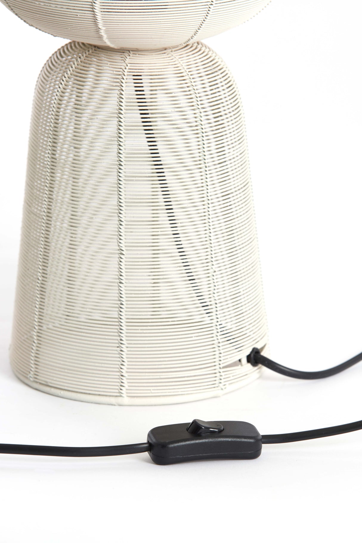 Cream Elegance: Aboso Table Lamp Ø18x42 cm