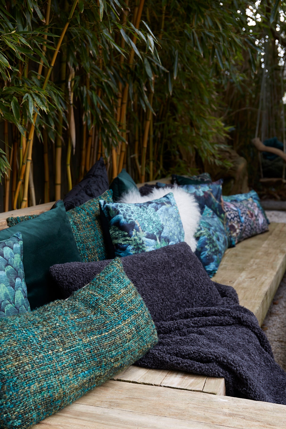 Cozy Charcoal Blanket 152x127 cm - Bodi Collection