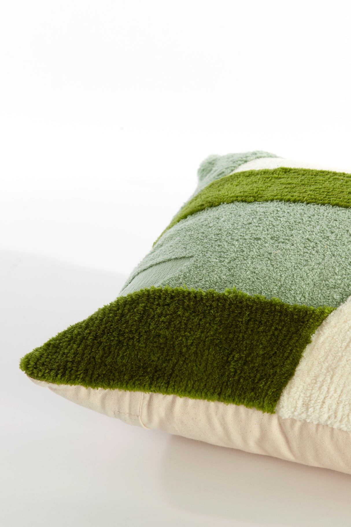 Emerald Fusion: 45x45 cm Green & White Cushion