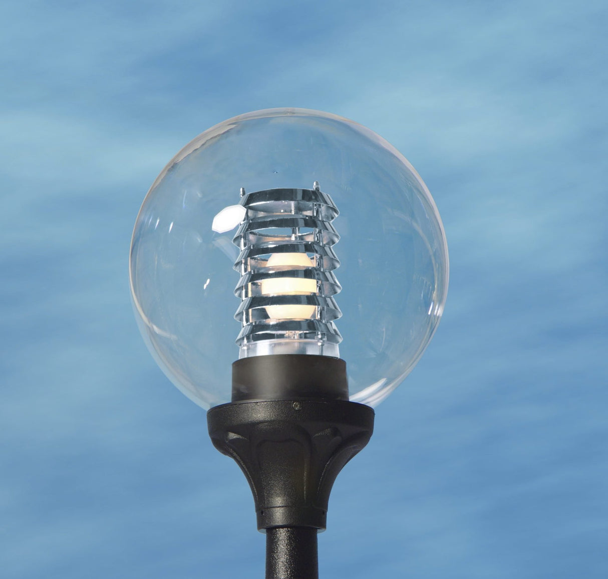 Globe 400 E27 (No Lamp) Louvre, Globe Head, Black/Clear