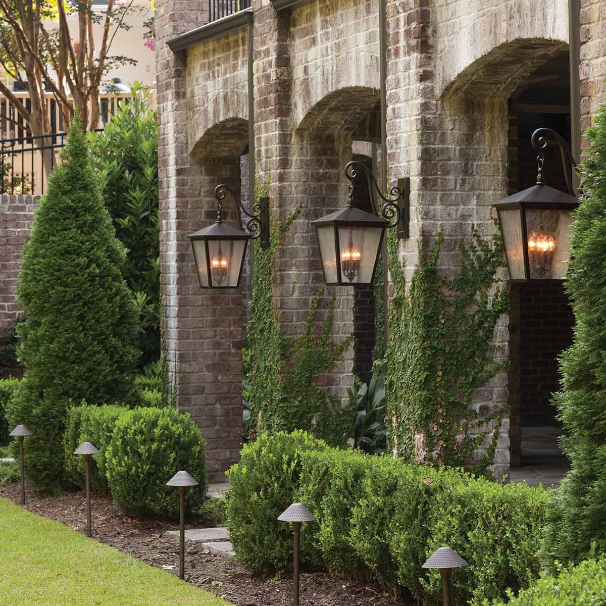 Grand Regency Bronze Trellis Wall Lantern