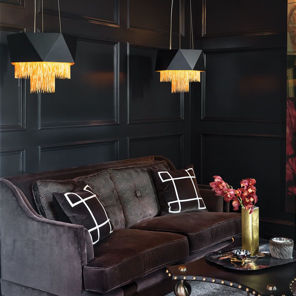 Zuma Pendant Light – Modern Elegance in Black and Gold