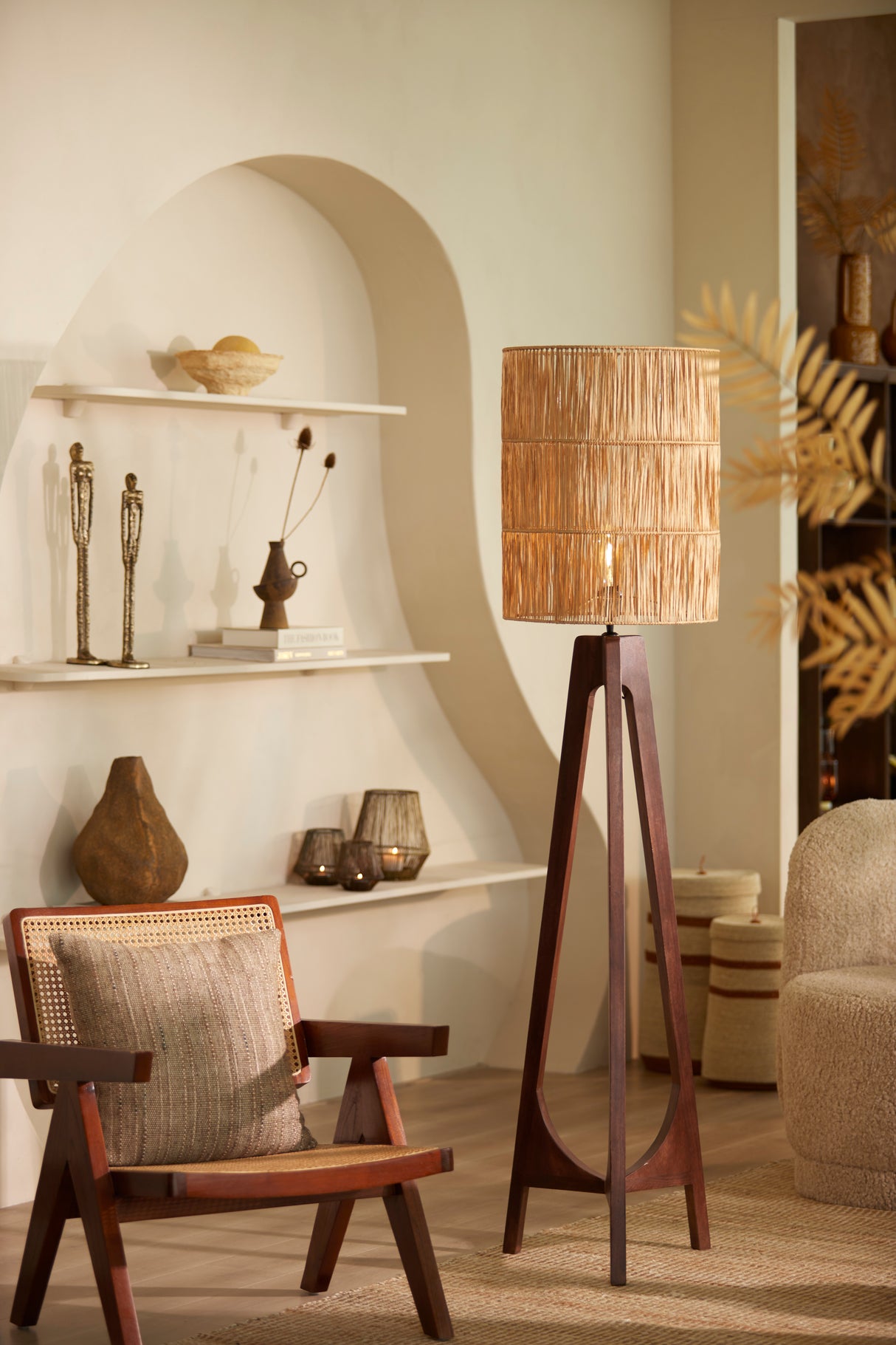 Rustic Wooden Tripod Floor Lamp, 118 cm - Troina Style
