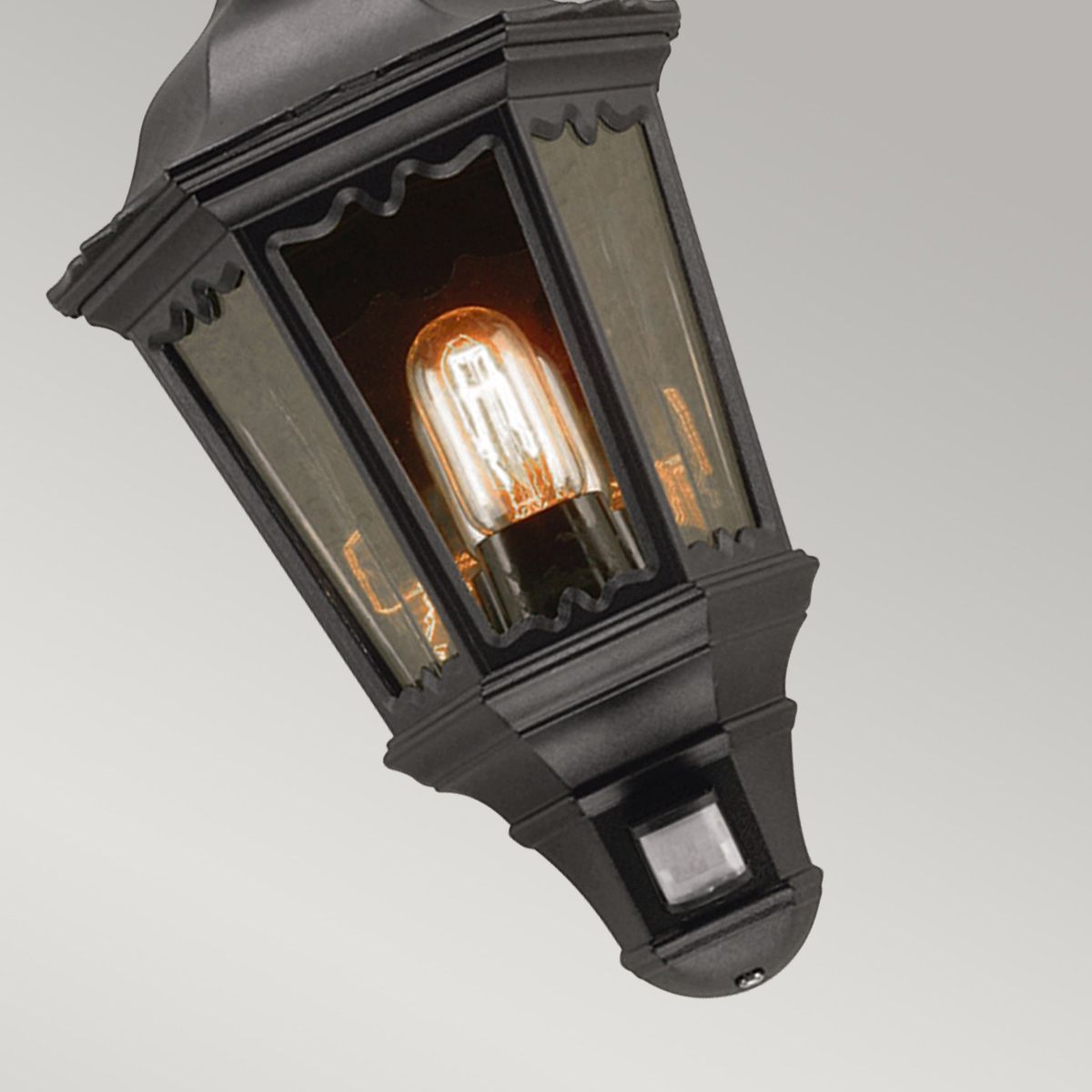 Vintage-Inspired Medstead Wall Lantern
