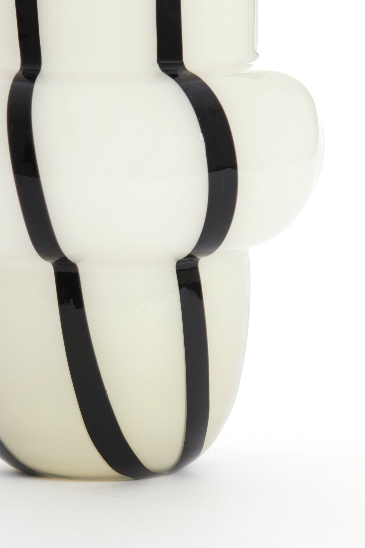 Elegant Cream and Black Glass Vase - Ø20x26 cm