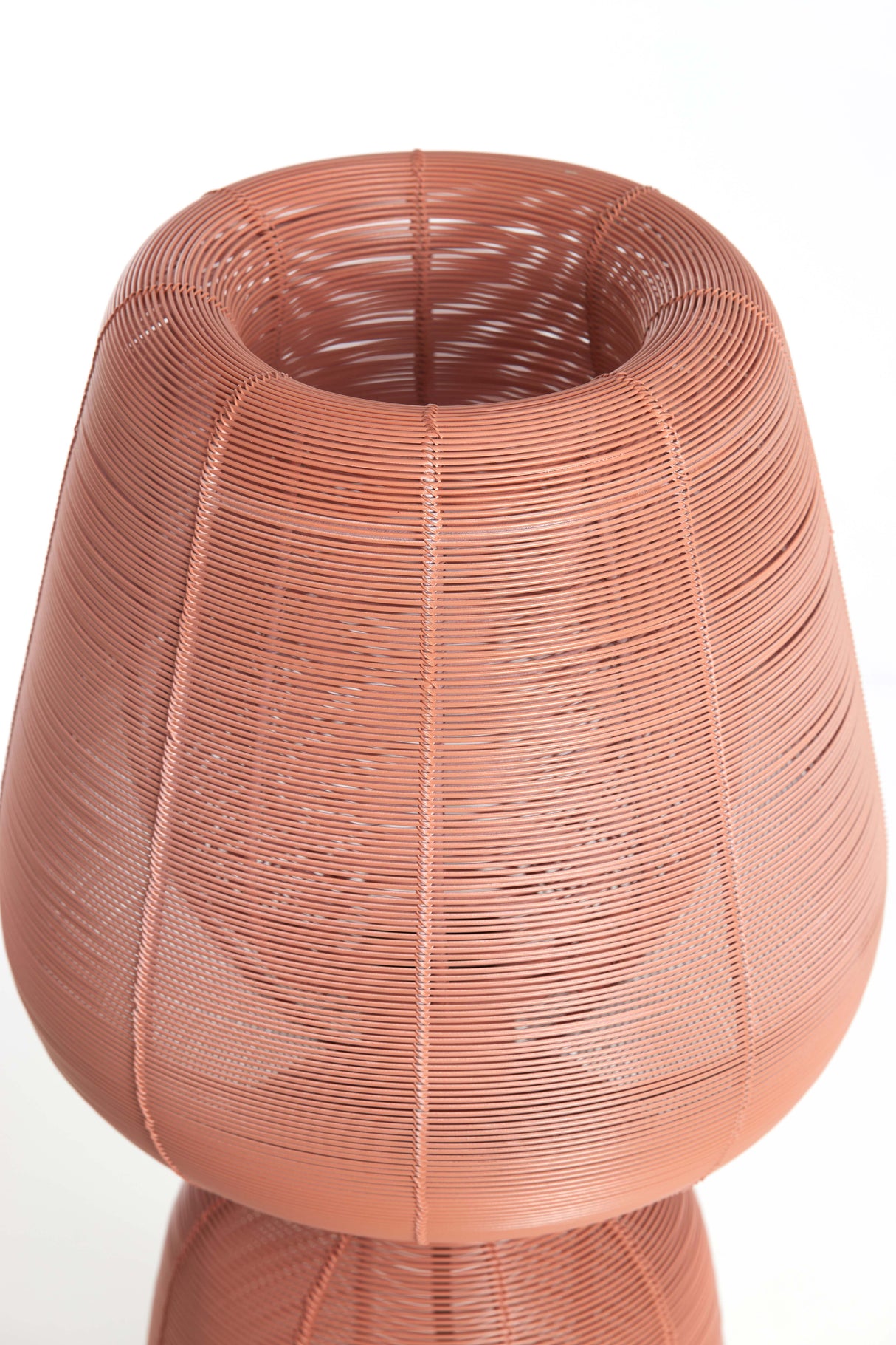 Coral Elegance: Ø24x54 cm Table Lamp