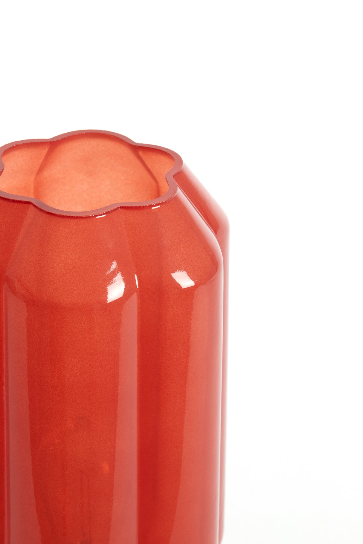 Elegant Milky Glass Table Lamp with Brick Red and Gold Accents, Ø15x27 cm