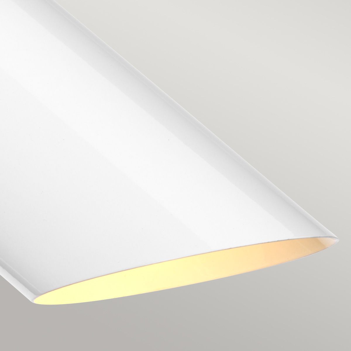 Refined Quinto Table Lamp in Sleek White and Elegant Aged Brass Finish