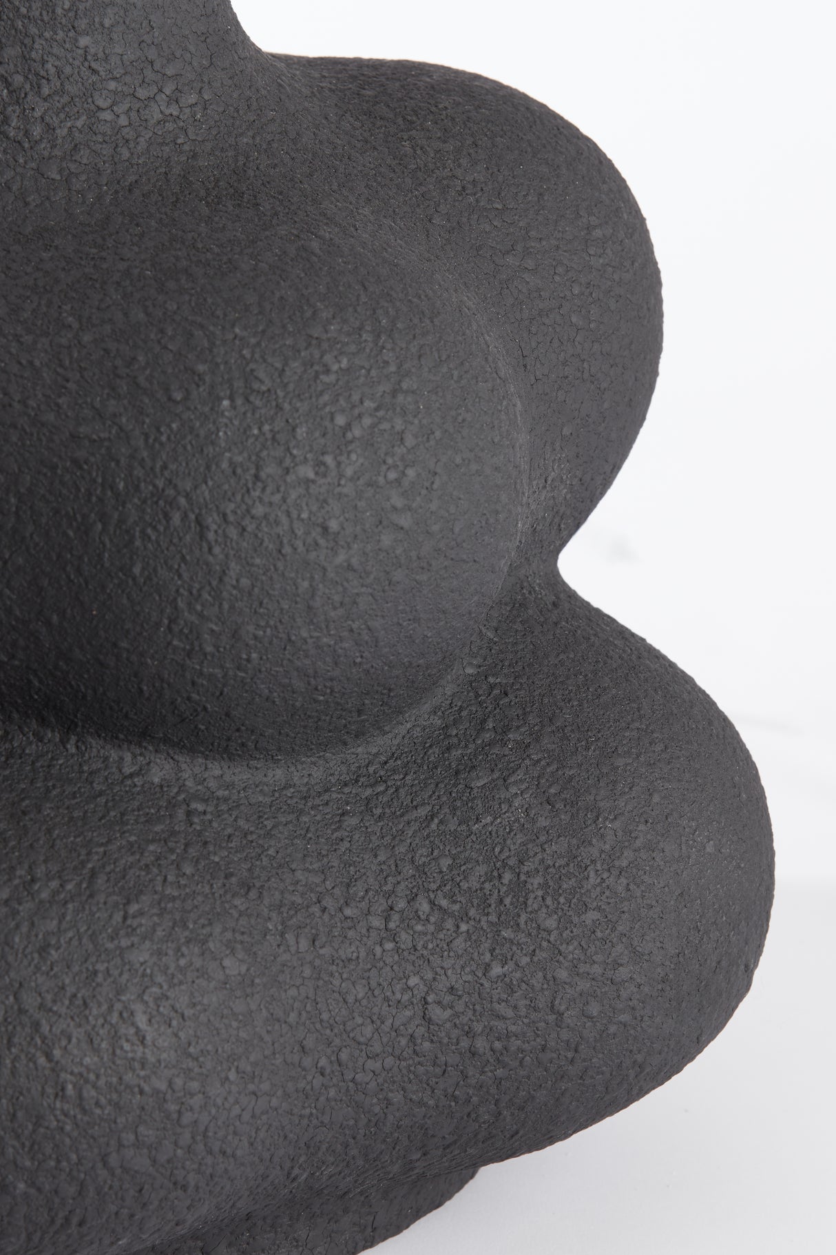 Matte Black Carilo Ceramic Lamp Base - 33x50 cm