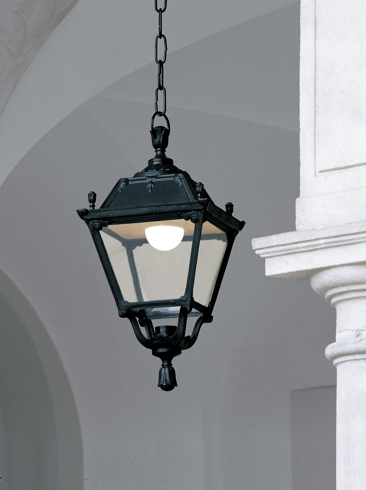 Elia Sichem 50W E27 HighPower LED 4000K, Classic Chain Lantern, Black/Clear