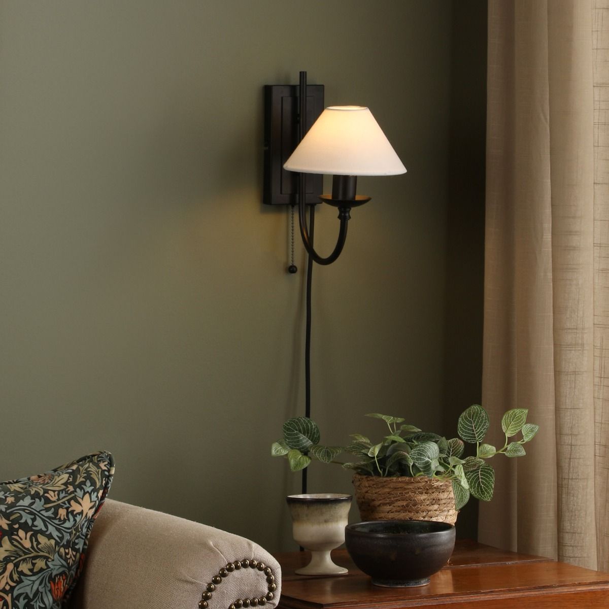 Sivan Plugged Wall Light Matt Black With Shade