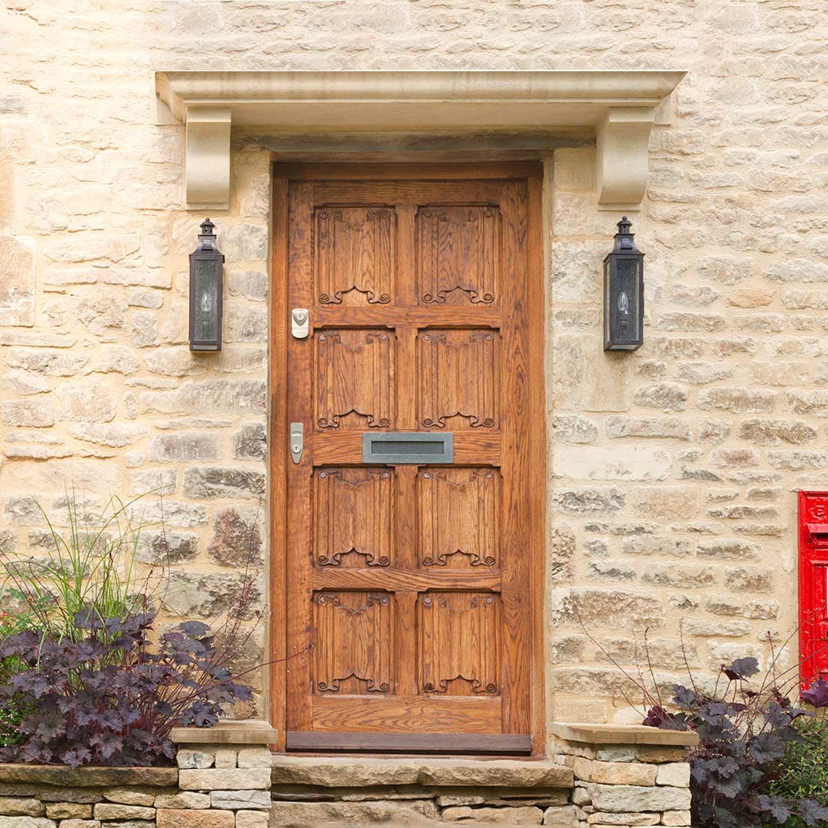 Elegant Vintage-Style Wall Lantern in Old Bronze Finish