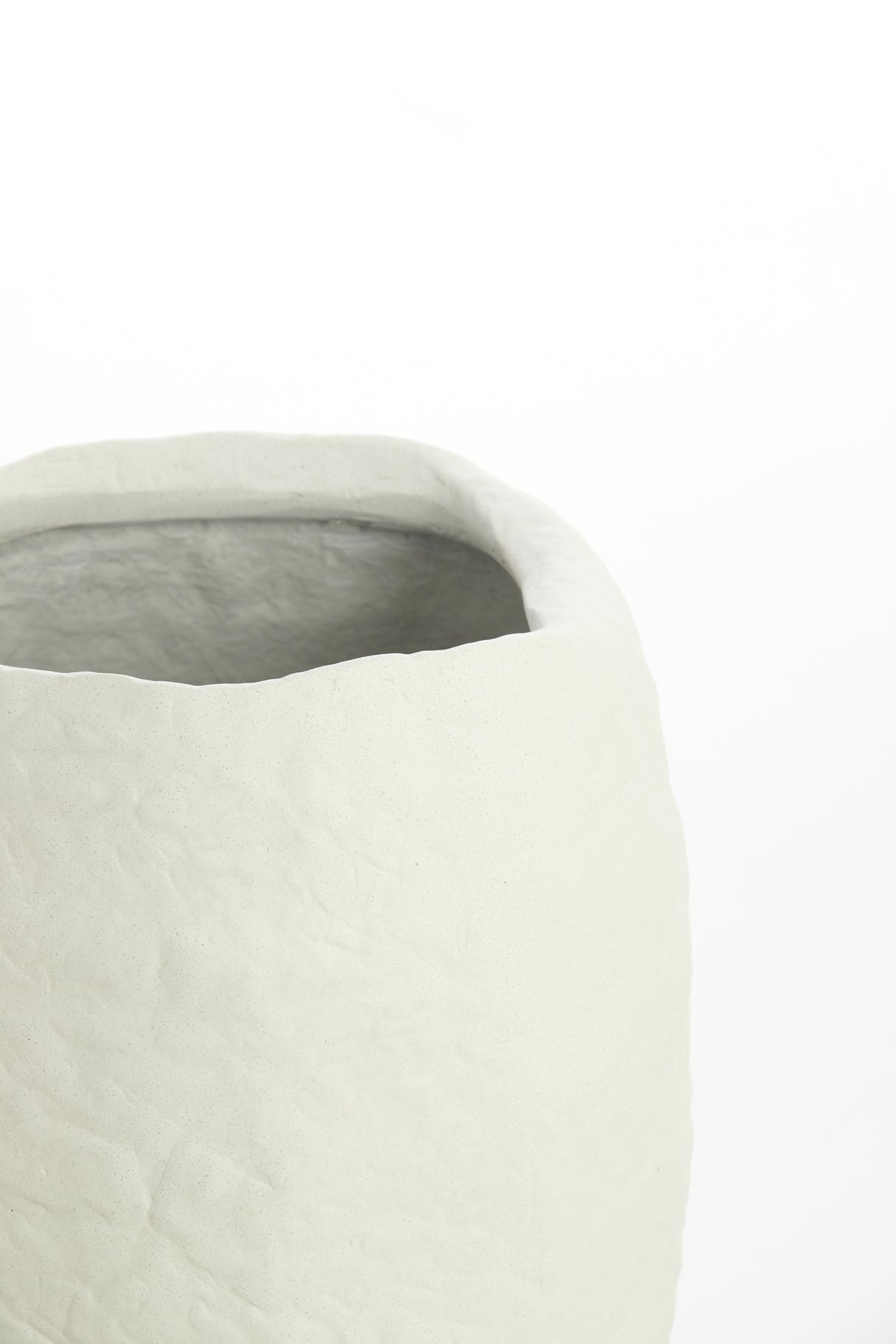 Elegant Tingri Cream Vase - 39x58 cm Masterpiece